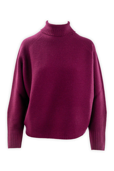 Turtleneck in links with an egg-shaped cut
