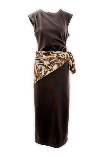 Vestito lungo smanicato con arriccio laterale