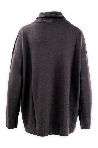 Maglia in pura lana con collo ciambella e spacchi laterali