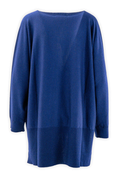 Curvy boat neck sweater in pure wool