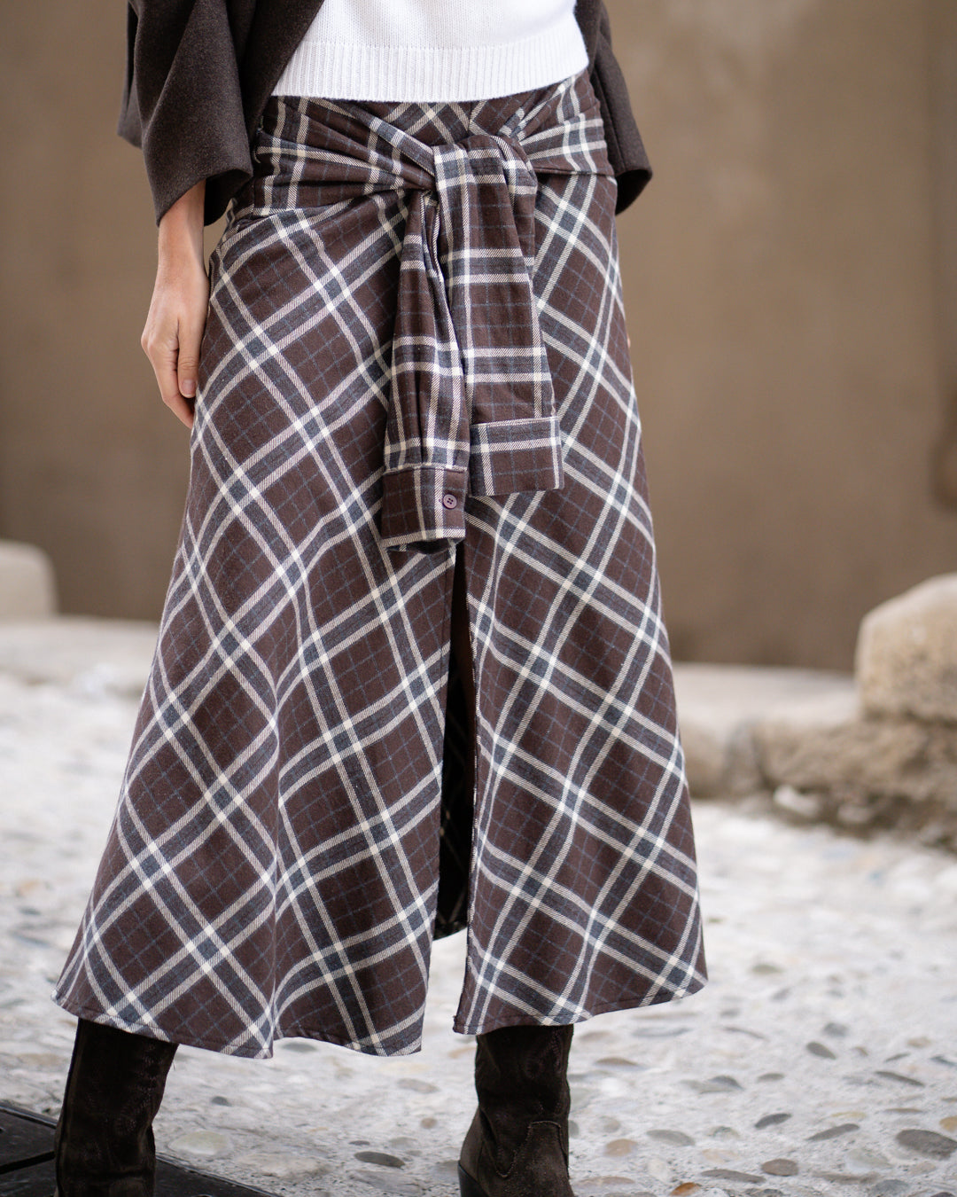 Maglia con collo a vulcano in puro cashmere finezza due fili