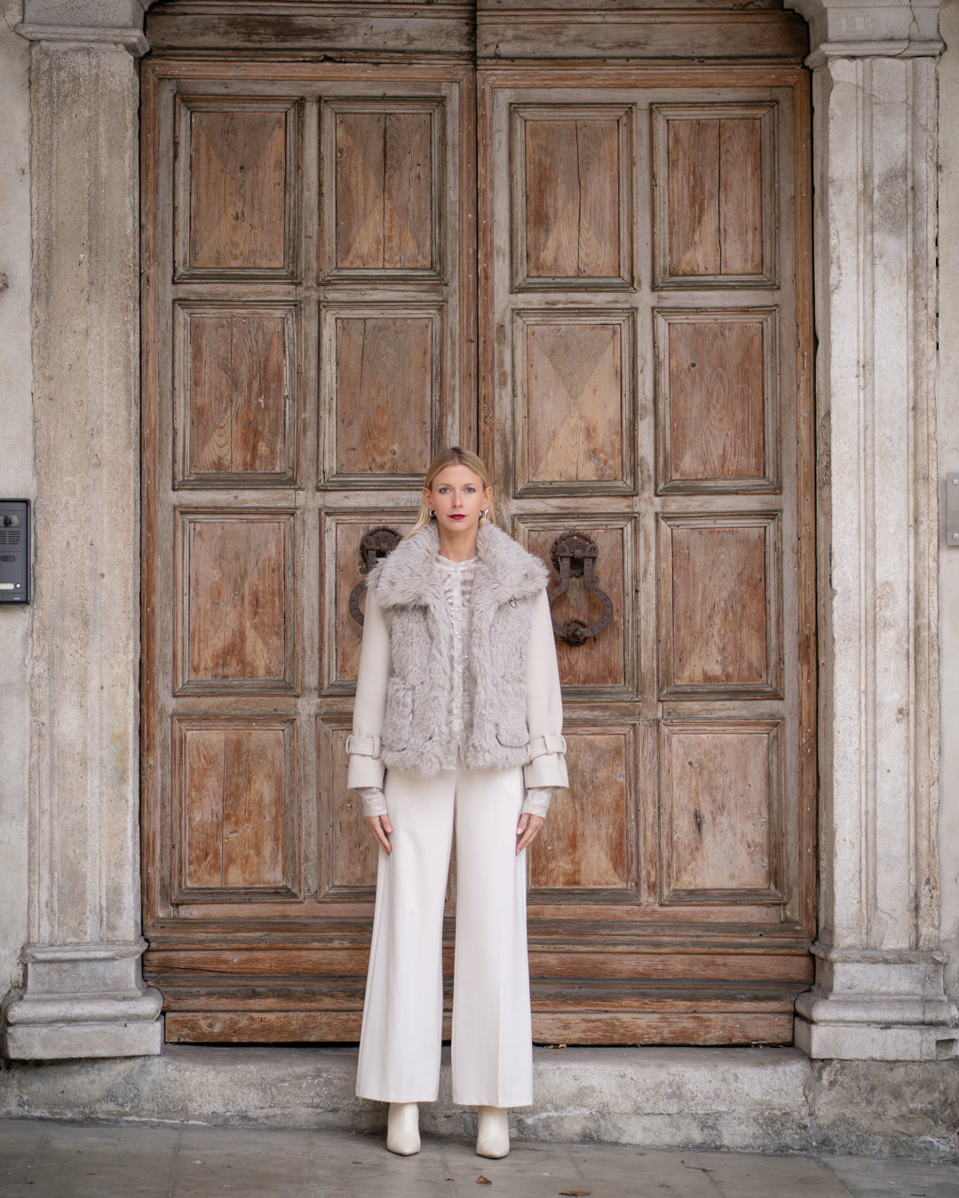 Camicia balloon in organza ricamata in lana e paillettes