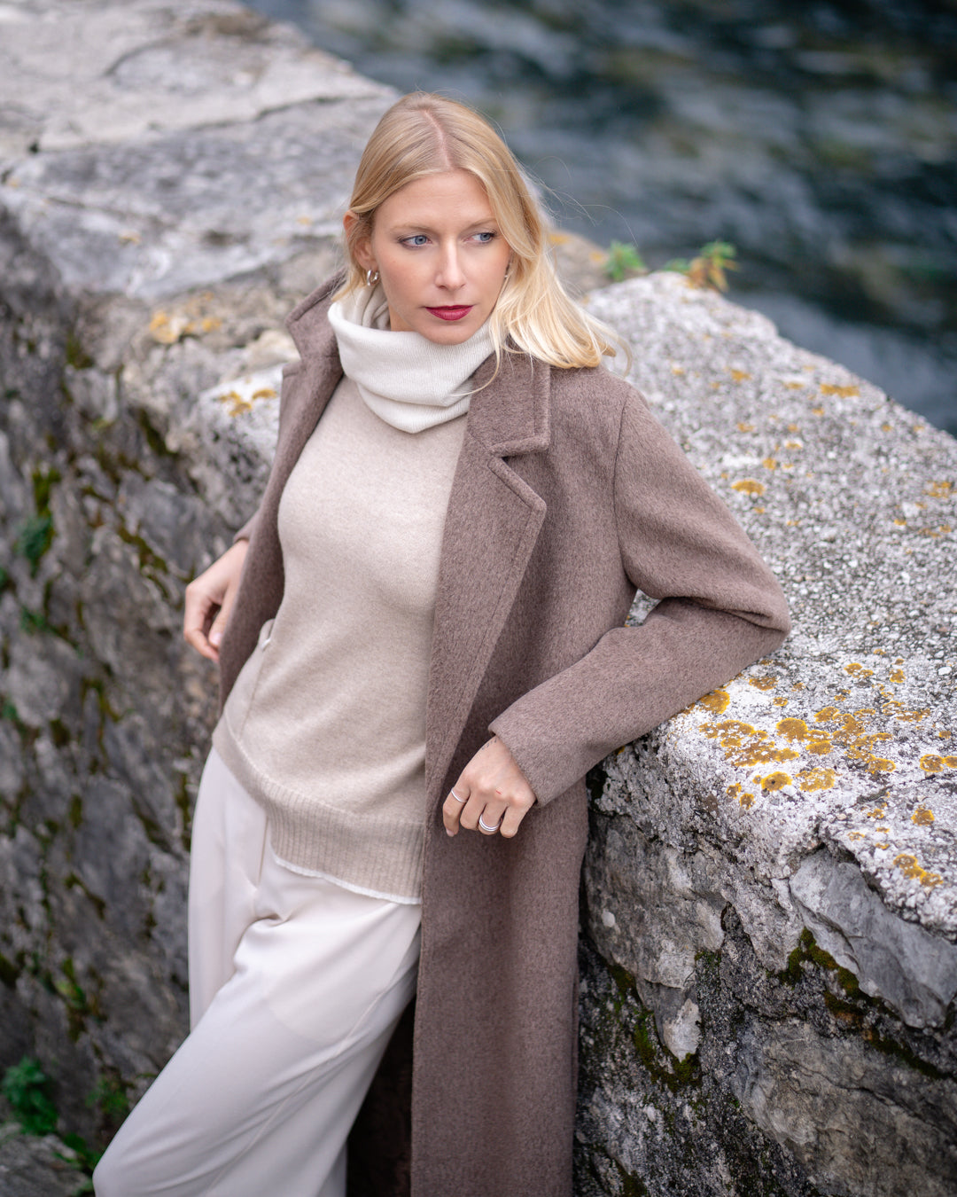 Pantaloni in cotone a zampa millerighe in velluto