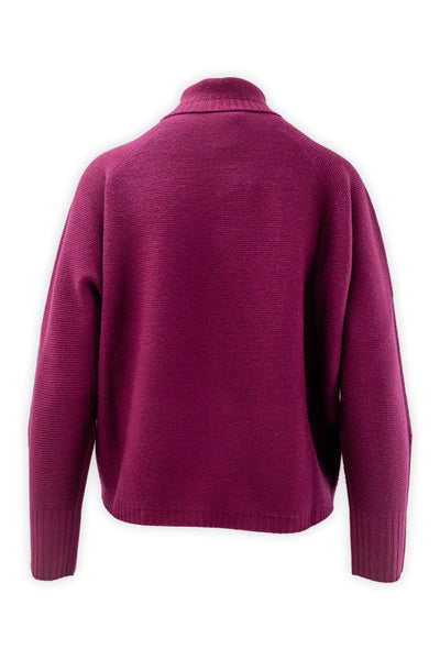 Turtleneck in links with an egg-shaped cut