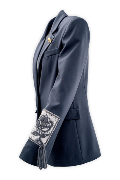 Single-breasted lined blazer with sleeve embroidery