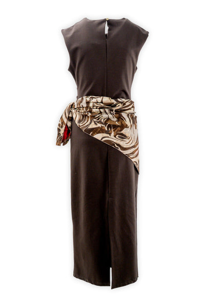 Long sleeveless dress with side ruffle