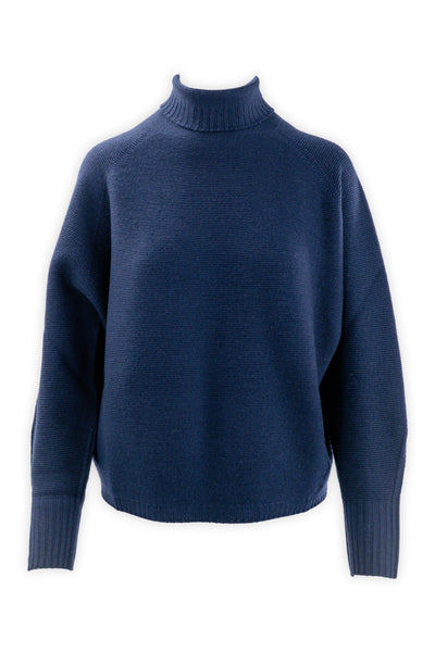 Turtleneck in links with an egg-shaped cut